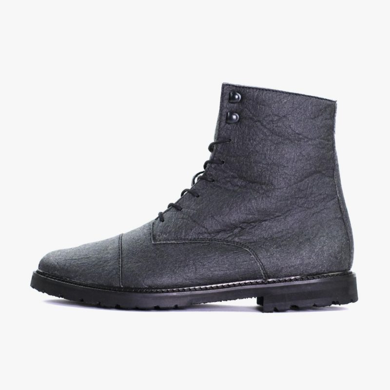04 Black
